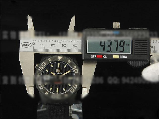HY105豪雅(TAG)竞潜AQUARACER系列男士运动型腕表